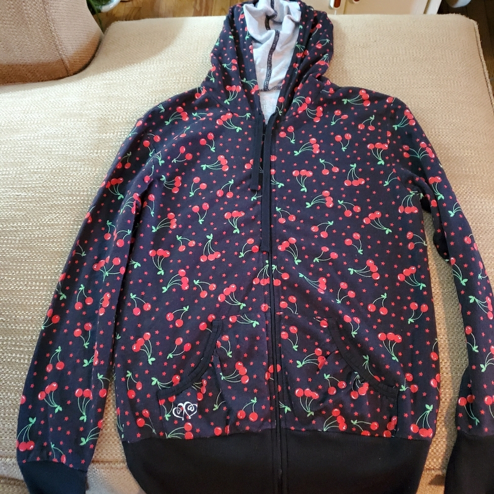 *EUC* Victoria's Secret Cherry 🍒 Hoodie!!!
